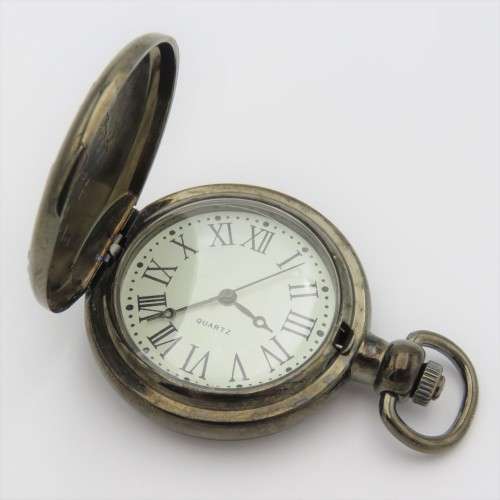 Full hunter quartz pocketwatch with Fullmetal Alchemist Manga Series motif - Needs battery