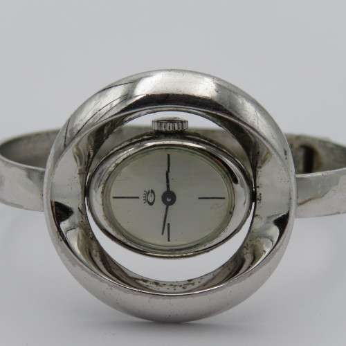 Vintage ladies manual wind bangle watch - Not working