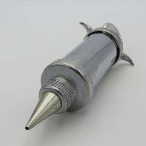 Vintage Nutbrown icing syringe set