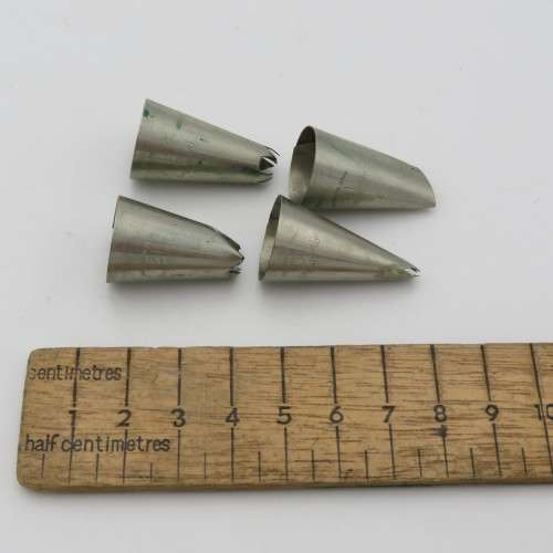 Vintage Nutbrown icing syringe set