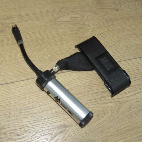 Minolta Maxxum 430 Si RZ 35mm film camera with lens and teleconverter and extras in suitcase