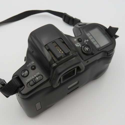 Minolta Maxxum 430 Si RZ 35mm film camera with lens and teleconverter and extras in suitcase