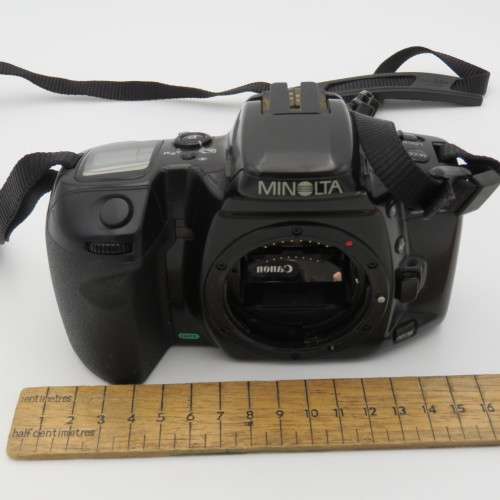 Minolta Maxxum 430 Si RZ 35mm film camera with lens and teleconverter and extras in suitcase