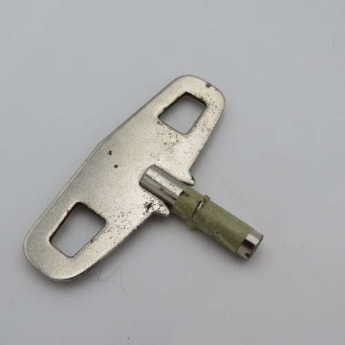 Vintage Rhythm 30 day wall clock - Working - Face 19,5 x 19,5 cm - 42 cm High - Base 11 x 23,5 cm