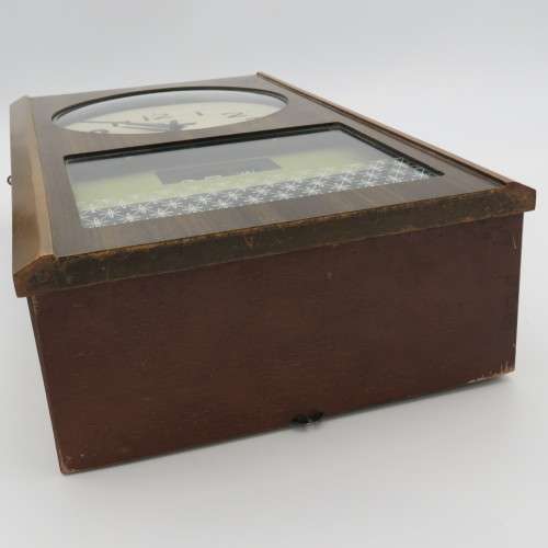 Vintage Rhythm 30 day wall clock - Working - Face 19,5 x 19,5 cm - 42 cm High - Base 11 x 23,5 cm