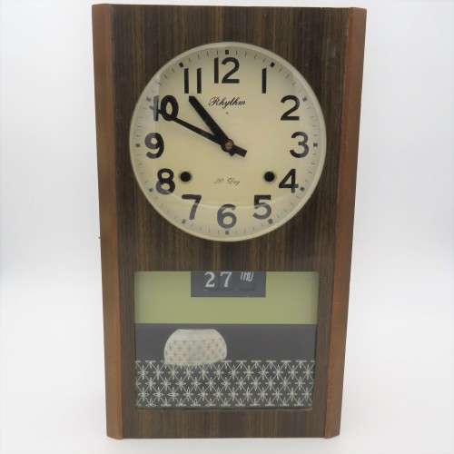 Vintage Rhythm 30 day wall clock - Working - Face 19,5 x 19,5 cm - 42 cm High - Base 11 x 23,5 cm