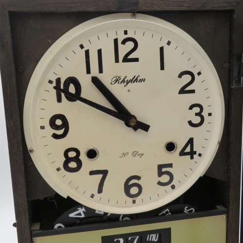 Vintage Rhythm 30 day wall clock - Working - Face 19,5 x 19,5 cm - 42 cm High - Base 11 x 23,5 cm