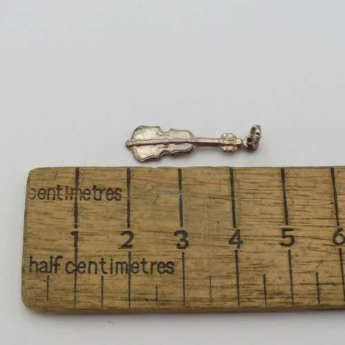 Vintage sterling silver Cello pendant charm - Weighs 1,1 grams