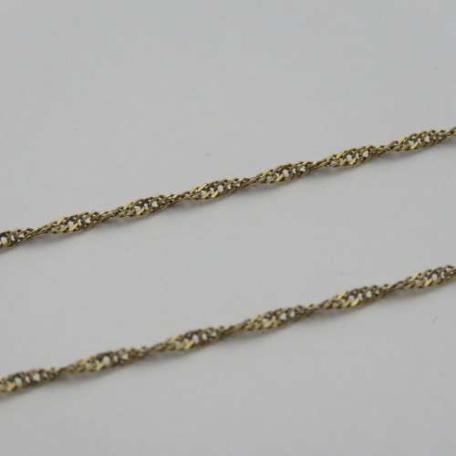 9kt Gold cross pendant and necklace with Garnet and small diamonds - Weighs 2,4 grams - Length 50 cm