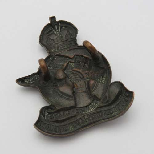 WW2 SA `Q` Services corps cap badge