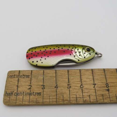 Pylones Caps fishing Lure pocket knife