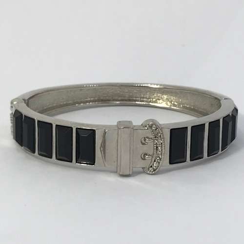 Beautiful silver plated clip-on bangle - 17cm