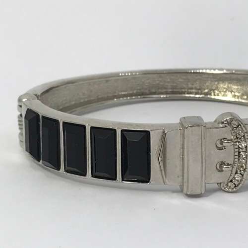 Beautiful silver plated clip-on bangle - 17cm