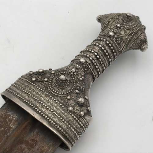 Antique Omani Junbiyya / Khanjar dagger with silver work - blade rusted