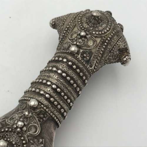 Antique Omani Junbiyya / Khanjar dagger with silver work - blade rusted
