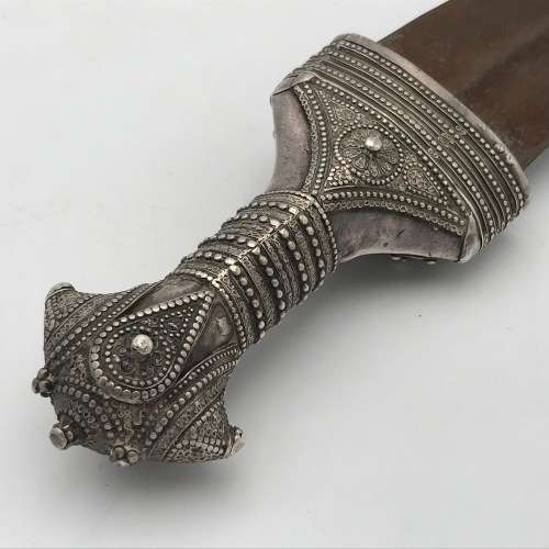 Antique Omani Junbiyya / Khanjar dagger with silver work - blade rusted