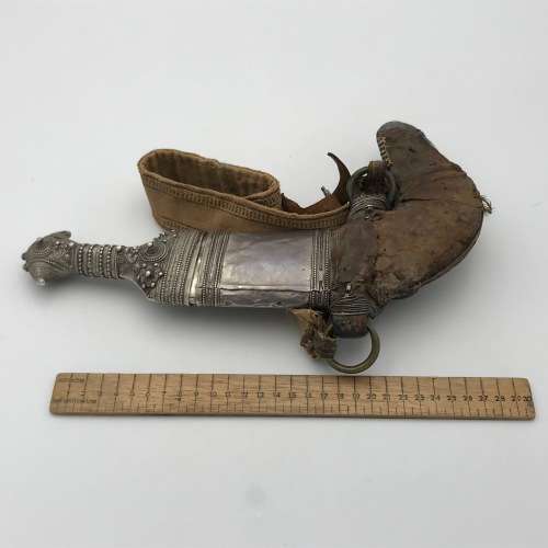 Antique Omani Junbiyya / Khanjar dagger with silver work - blade rusted