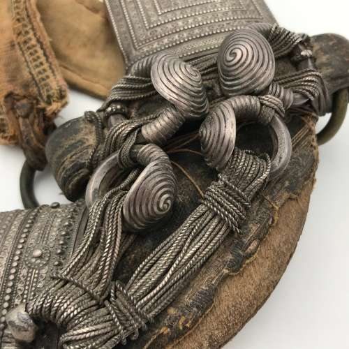 Antique Omani Junbiyya / Khanjar dagger with silver work - blade rusted