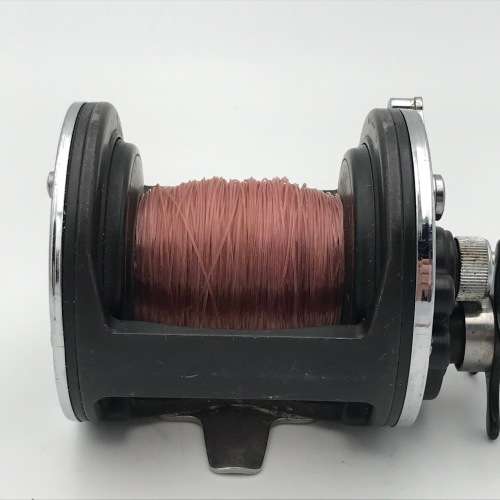 Vintage Daiwa Sealine fishing reel