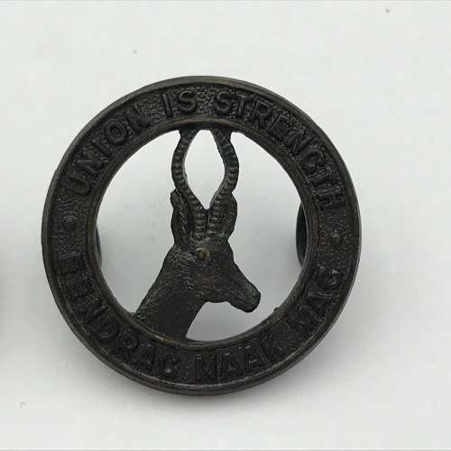 SA Union Defence Force cap and collar badge set