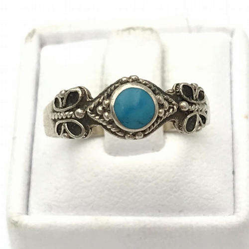 Vintage Sterling Silver ring with turquoise - weighs 2,0g - size K/5