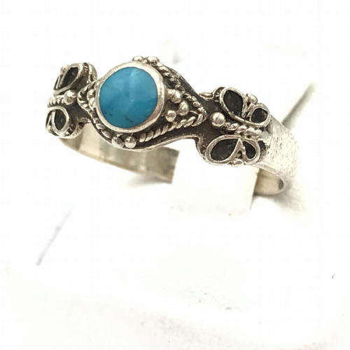 Vintage Sterling Silver ring with turquoise - weighs 2,0g - size K/5