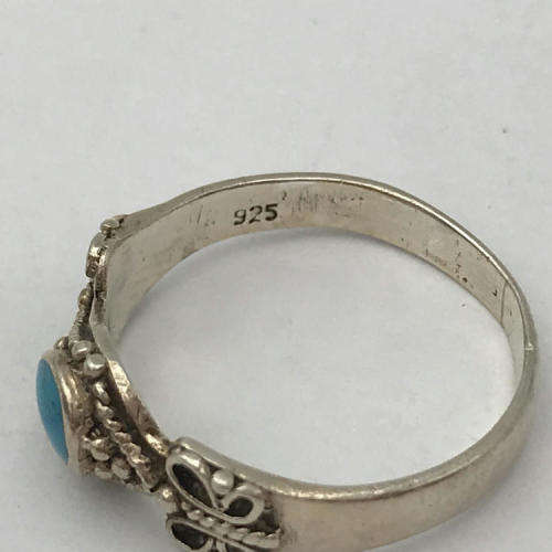 Vintage Sterling Silver ring with turquoise - weighs 2,0g - size K/5