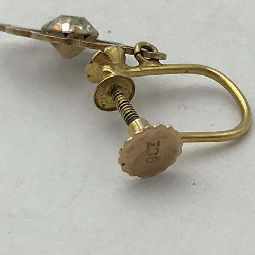 9kt Gold Screw on earrings with cubic Zirconia`s - weighs 1,2g