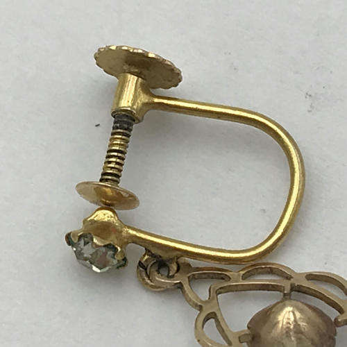 9kt Gold Screw on earrings with cubic Zirconia`s - weighs 1,2g