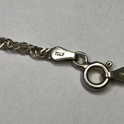 Sterling Silver necklace - weighs 4,5g - 49cm