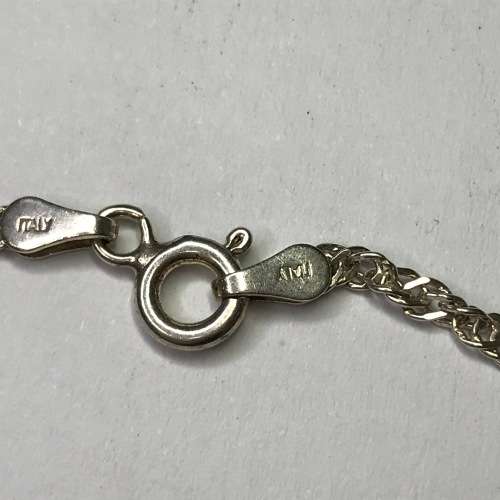 Sterling Silver necklace - weighs 4,5g - 49cm