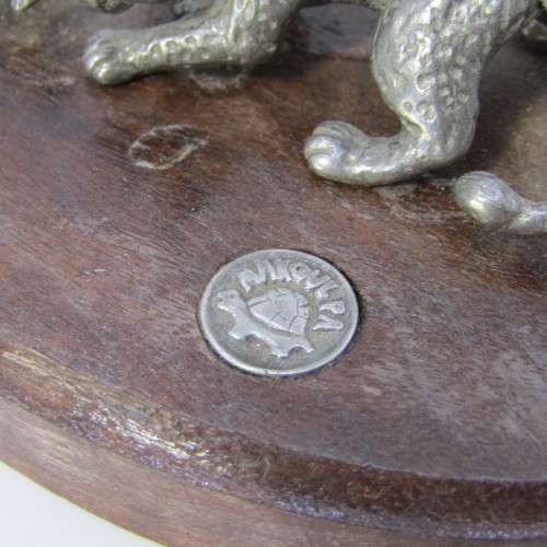 Makoulpa Leopards sculpture table ornament