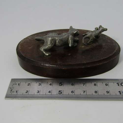 Makoulpa Leopards sculpture table ornament