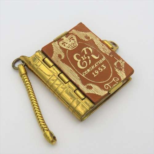 1953 Elizabeth Regina II Coronation photo booklet keyring holder