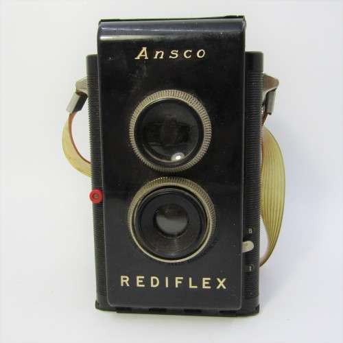 Vintage Ansco Rediflex camera in pouch