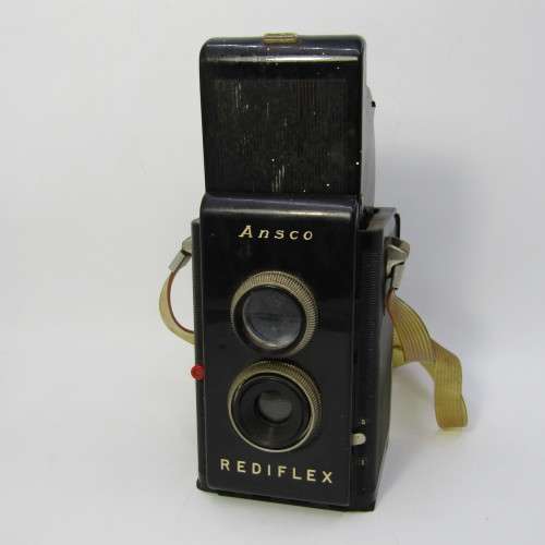 Vintage Ansco Rediflex camera in pouch