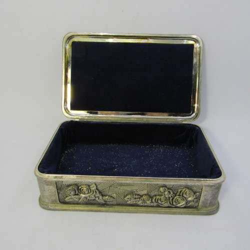 Vintage metal rose pattern jewellery box