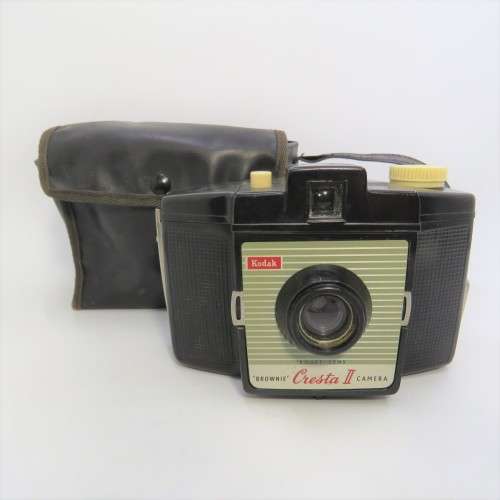 Vintage Kodak Brownie Cresta ll camera
