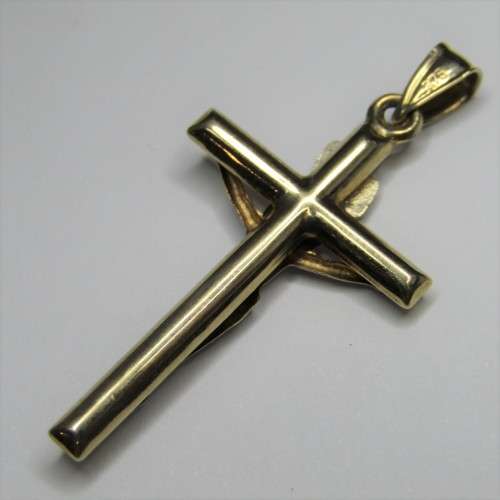 9kt Gold Crucifix pendant - weighs 1,3g