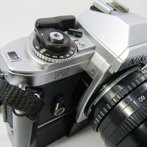Nikon FG 35mm SLR camera with Cosina 35-70mm 1:3,5 / 4,8 lens
