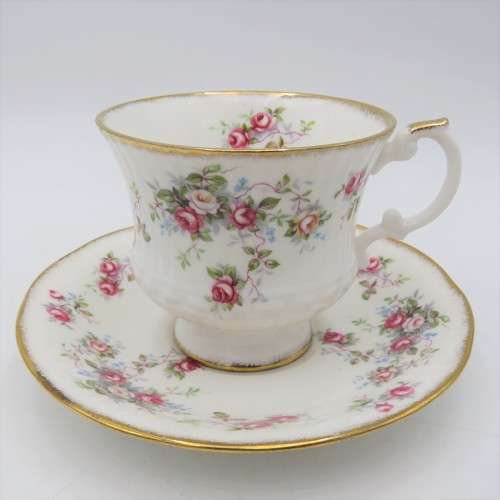Vintage Elizabathan Rosamund cup and saucer