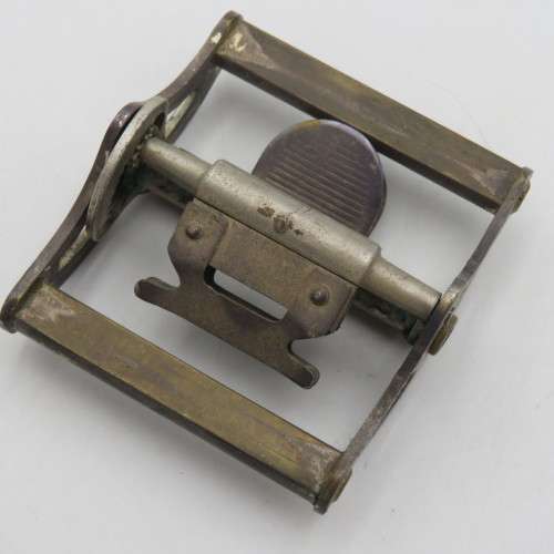 Vintage Wilkinson shaving kit with two blades in box - box broken