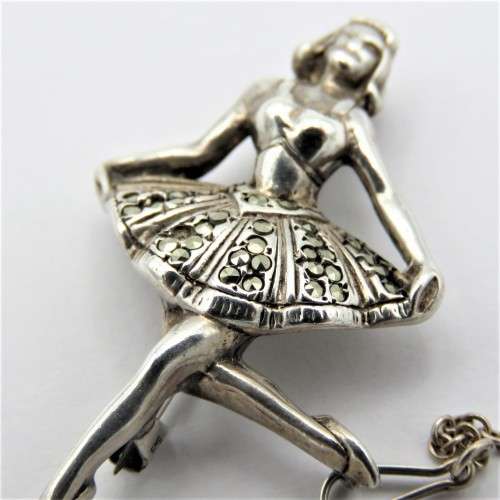Pin Brooch Ballerina - Marcasite - Lovely safety chain