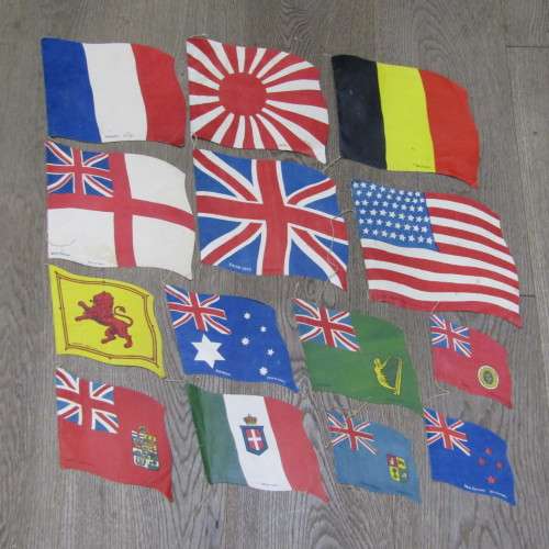Lot of 14 bunting paper flags - vintage