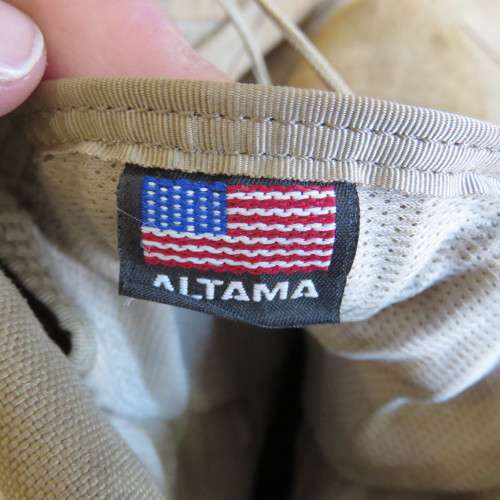 Pair of US Army desert combat boots - size US 10