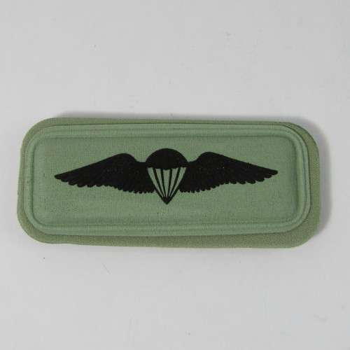 SANDF Paratrooper basic wing embossed badge