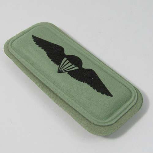 SANDF Paratrooper basic wing embossed badge