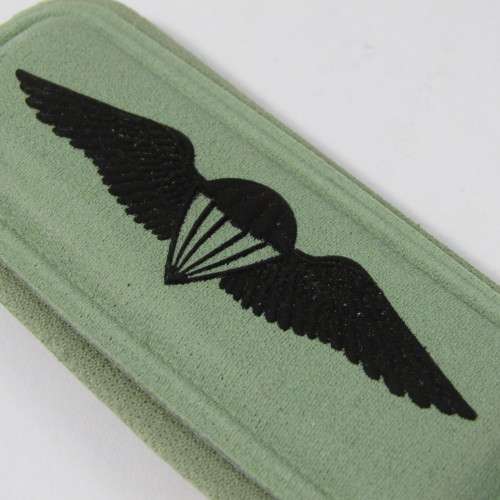 SANDF Paratrooper basic wing embossed badge