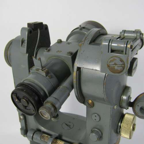 Vintage 1940`s Cooke, Throughton and Simms No. V03501 in original wood and leather case