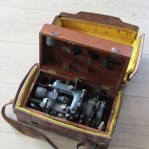 Vintage 1940`s Cooke, Throughton and Simms No. V03501 in original wood and leather case